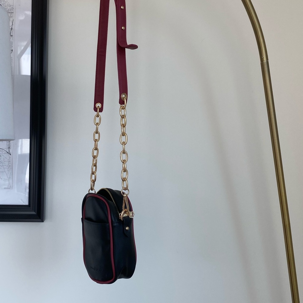 Black crossbody purse